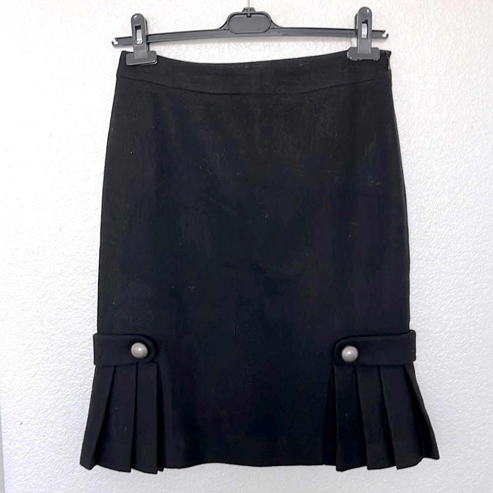 Banana Republic pencil skirt. Size 2. Black